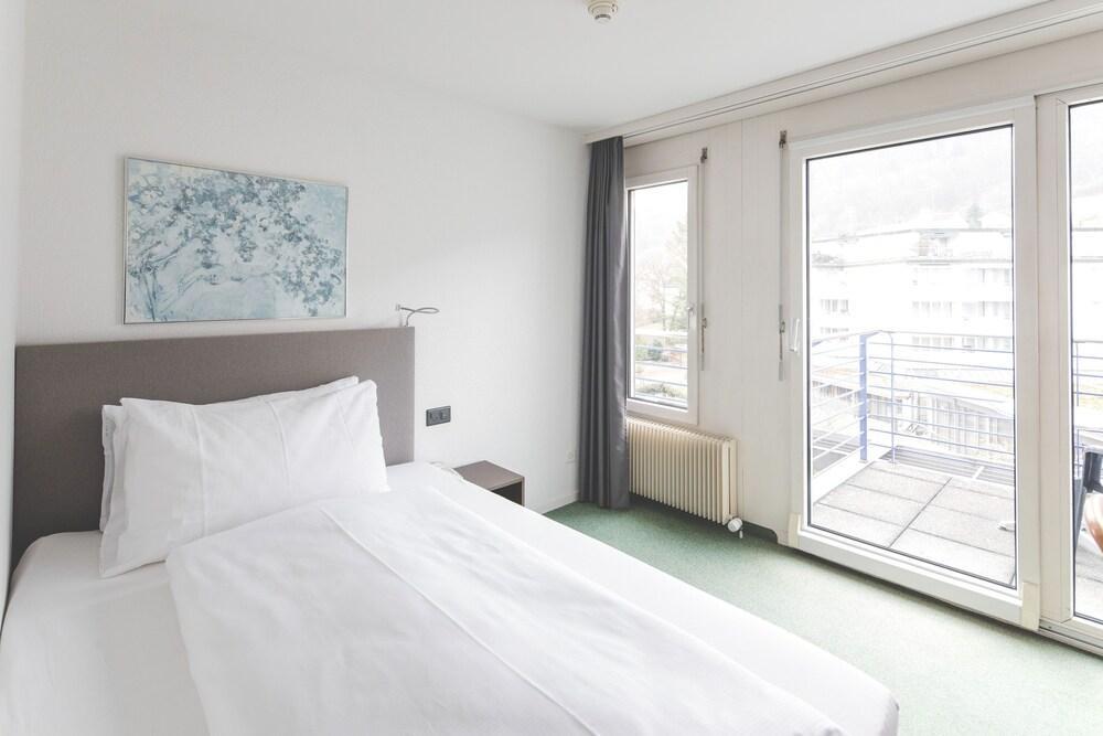 Wellness Hotel Tenedo - Thermalquellen Resort Bad Bad Zurzach Buitenkant foto