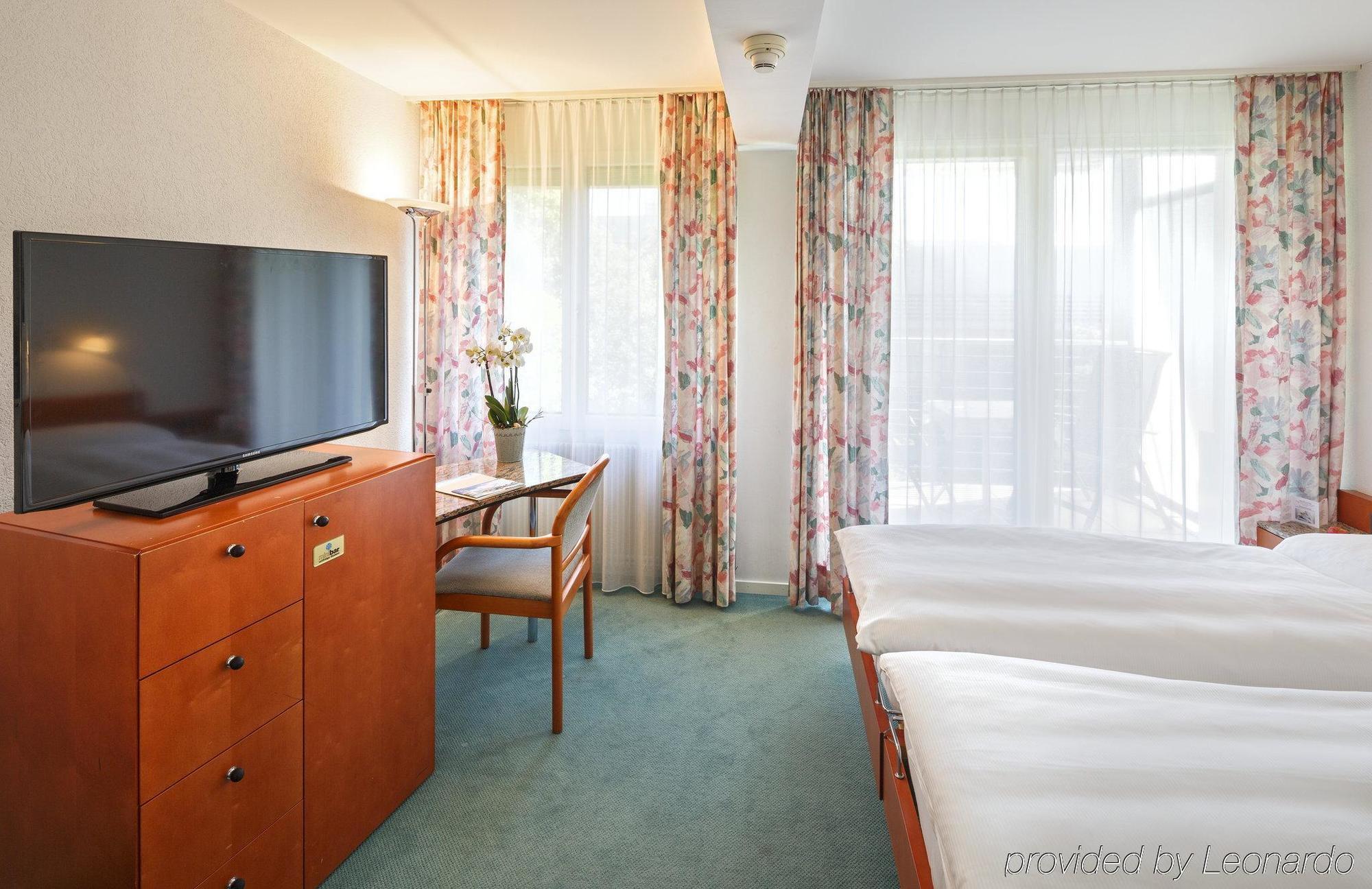 Wellness Hotel Tenedo - Thermalquellen Resort Bad Bad Zurzach Buitenkant foto